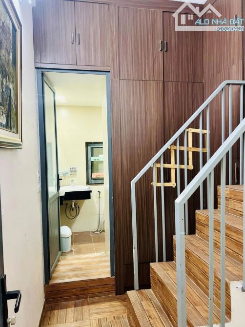 Cho thuê nhà Phố Tôn Đức Thắng, 4 tầng x 33m2, 4 ngủ, 3 vệ sinh, 12 Triệu - 3