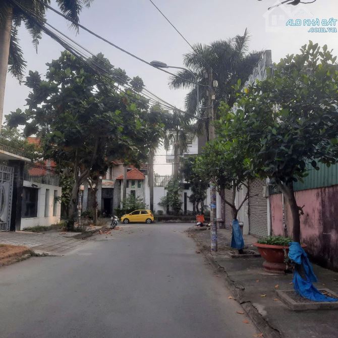 Bán nhà 1 đời chủ, khu phân lô Nam Long Hà Huy Giáp, quận 12, căn góc đường 16m, DT 460m - 3