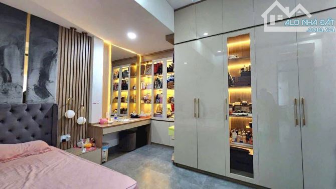 NHÀ MÊ KIÊN CỐ 3 PHÒNG NGỦ HẺM Y NIKSOR: GIÁ 3.6 tỷ - 3