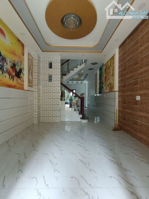NHÀ CAO 3 TẦNG 5PN, 6WC - TRUNG TÂM QUẬN BÌNH TÂN - GIÁ CHỈ NHỈNH 6 TỶ - 3