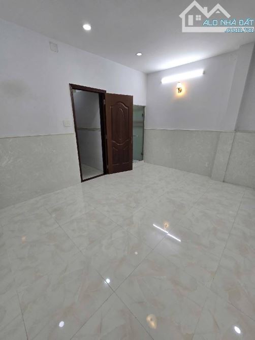 BÁN GẤP NHÀ GẦN MẶT TIỀN ĐỒNG XOÀI, 4 Tầng Đúc, giá 6 tỷ hơn. - 3