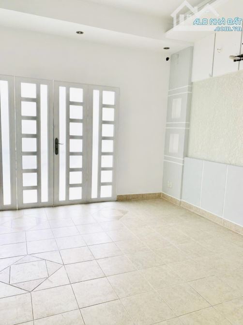 Khu Tên Lửa - Chợ Da Sà - 4 tầng - 4m x 20m - 4PN - Nhà đẹp - 3