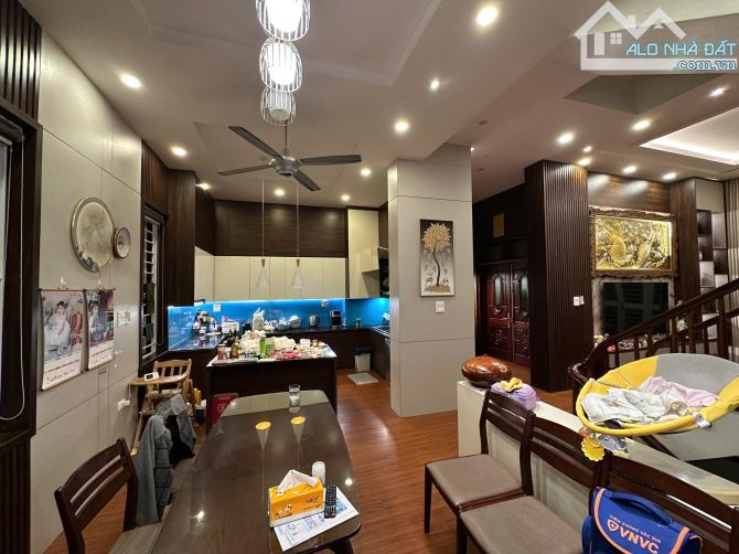 TÔN ĐỨC THẮNG - DT 105M2 x 4T - MT 4,2M - 19,5 TỶ - GẦN PHỐ - KINH DOANH - NGÕ Ô TÔ - 3
