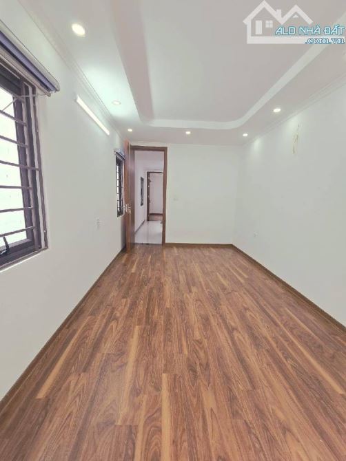 Bán nhà đàm Quang Trung lô góc -ba mặt thoáng- ô chờ thang máy -nhiều phòng ngủ -gần phố c - 3