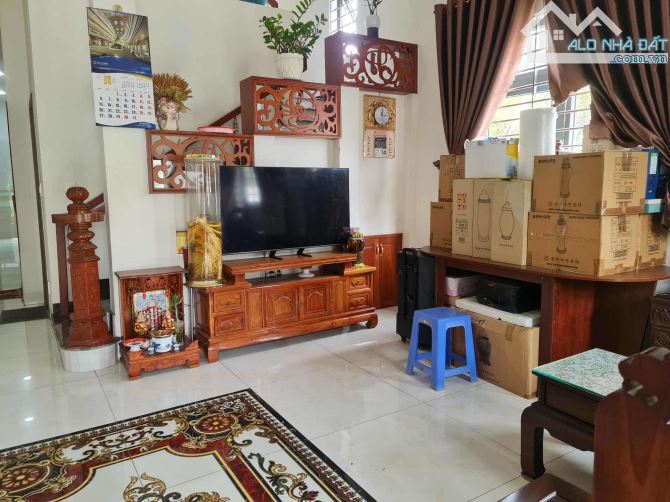 GIẢM 2 TỶ - BIỆT THỰ  630 M2 - 2 TẦNG - TT THỦ DẦU MỘT - 3