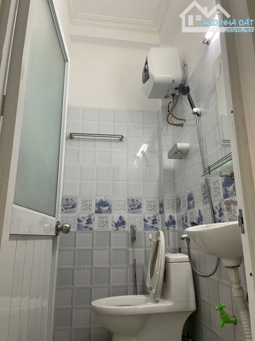 Nhà 3 tầng ngõ đường Trần Huy Liệu giá hợp lý - 3