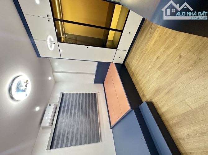 Ngay gần Hồng Tiến kéo dài - 50m2 - DÂN XÂY 4 PHÒNG NGỦ - THANG MÁY - Ô TÔ ĐỂ ĐẦU NGÕ - 3