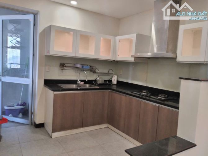 Chính chủ cần cho thuê căn hộ The Everrich 1, quận 11, 113m2 - 3