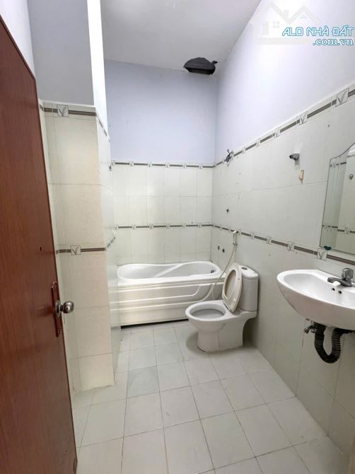 CHO THUÊ NHÀ TRỆT LỬNG LẦU KDC 586 ĐỐI DIỆN CÔNG VIÊN CÓ SÂN ĐẬU Ô TÔ - 4