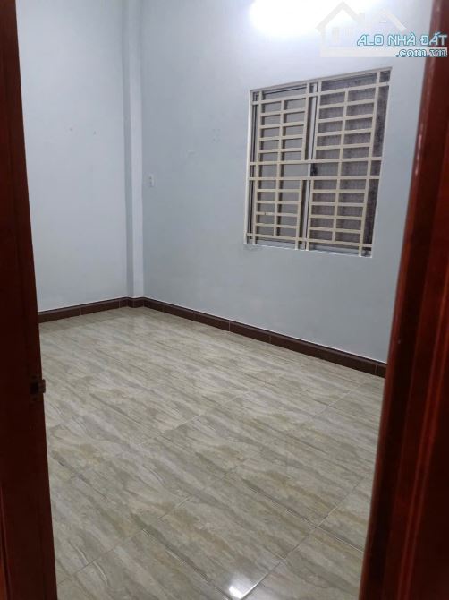 Nhà 8  triệu 4 phòng ngủ có sân đậu ô tô - 4