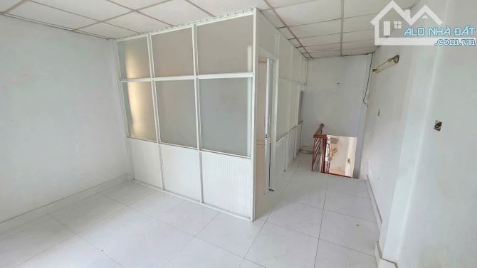 Nhà cấp 4 gác lửng mặt tiền Cao Bá Quát kế bên trường cấp 1.2.3 Dĩ An - 4