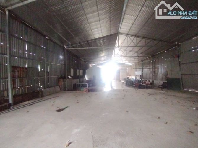 Cho thuê kho đường Đại Lộ Thăng Long, Hoài Đức, HN. DT 800m, cao 7m có điện 3fa. Giá 24tr/ - 4
