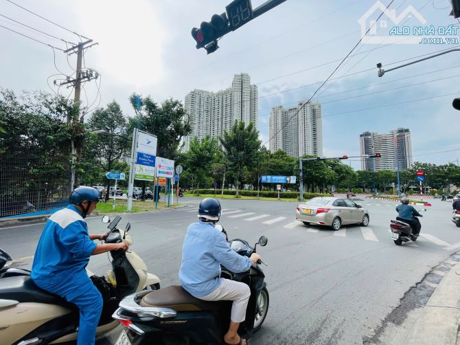Sót lại lô đất MT Dương Văn An ra ngay siêu thị Metrol Song Hành , phường An Phú _ 110m2 n - 4