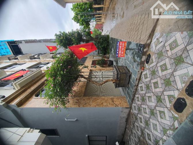Nhà mới, ngõ gần ô tô tránh, vài bước chân ra ô tô, chợ bệnh viện, trường học cách 100m - 4