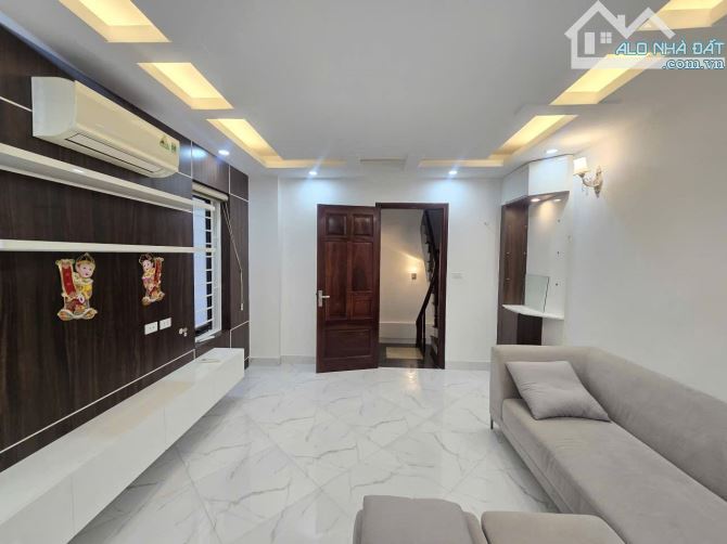 Hộ khẩu Hai Bà Trưng, căn góc, mặt tiền rộng, ngõ nông thoáng, gần oto đỗ - 4