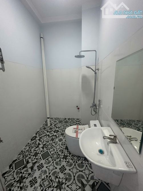 BÁN NHÀ HOÀN CÔNG 3 TẦNG MẶT TIỀN NGUYỄN TẤT THÀNH-BÀ RỊA, nhà mới chưa sử dụng giá tốt.. - 4