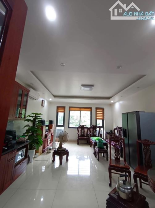 Bán biệt thự lk Lê trọng tấn. Hà đông. Diện tích 94m. 4 tầng. Mặt tiền 5m. Giá 27 tỷ - 4