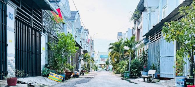 BÁN NHÀ BÀ ĐIỂM - HÓC MÔN -  2 TẦNG 81M2 (6.5M X 13M) - HẺM 8M - 4.57 TỶ. - 4