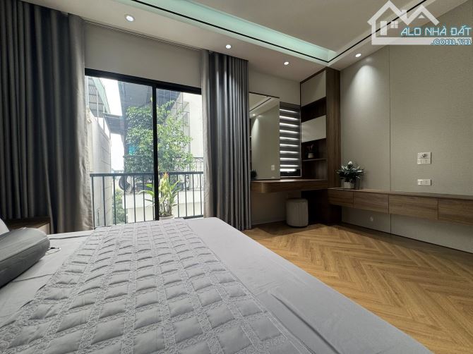 Gara ô tô 6T thang máy Phố Trạm gần cầu Vĩnh Tuy hơn 11 tỷ full nội thất ở ngay - 4