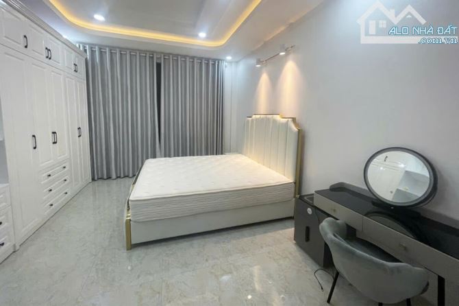 Bán nhà Nguyễn Trọng Tuyển Phú Nhuận, Xe hơi, 46m² (4m x 11.5m) 5 Tầng - Giá 12 tỷ TL - 4