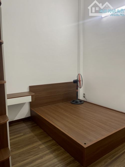Cần bán gấp nhà kiệt Hoàng Diệu, view công viên thoáng mát. - 4