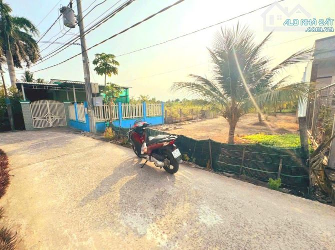 Hàng ngộp, 149m2 đất thổ đường Huỳnh Ngọc Xinh, chỉ 550tr - 4