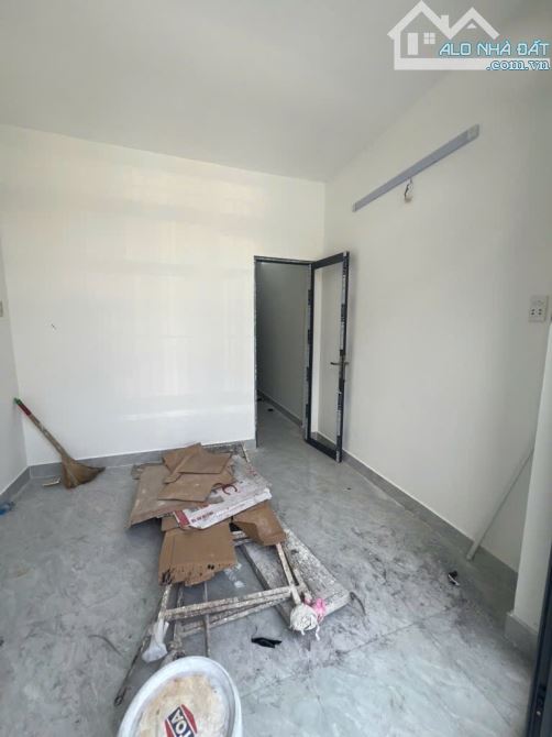 Bán nhà mới xây sổ hồng riêng, chỉ 2.3 tỷ - 4