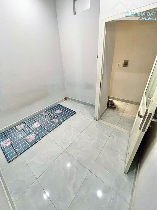 BÁN NHÀ TRƯỜNG CHINH QUẬN 12, HẺM Ô TÔ THÔNG,DT 84M²(4x21), CHO THUÊ 7.5 TRIỆU, GIÁ RẺ - 4