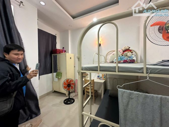 Bán nhà Bùi Thế Mỹ - sát bên Ni Sư Huỳnh Liên - DT 55m2 - 1 trệt 3 lầu - giá 6.9 tỷ Tl - 4