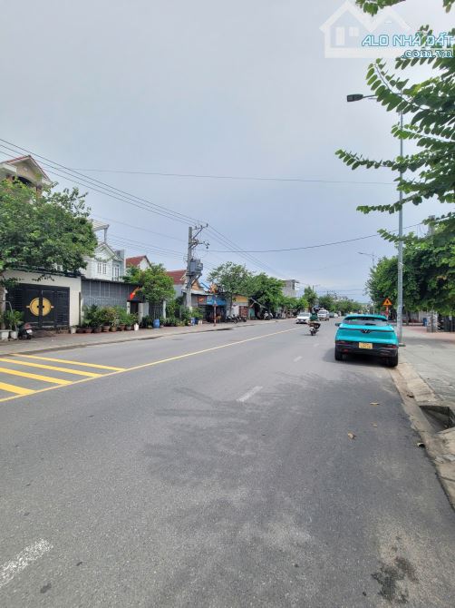 Bán nhà cấp 4 và phòng trọ 5.5x35.5m, mặt tiền Hai Bà Trưng p. Đông Hòa, thu 10tr/th - 4