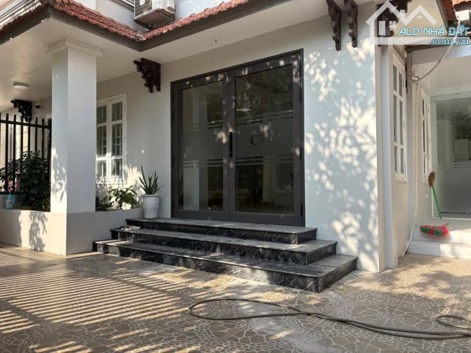 Cho thuê nhà Biệt thự Vườn Đào Lạc Long Quân, Tây Hồ. 45 triệu/tháng. Phù hợp làm VP, Cty - 4