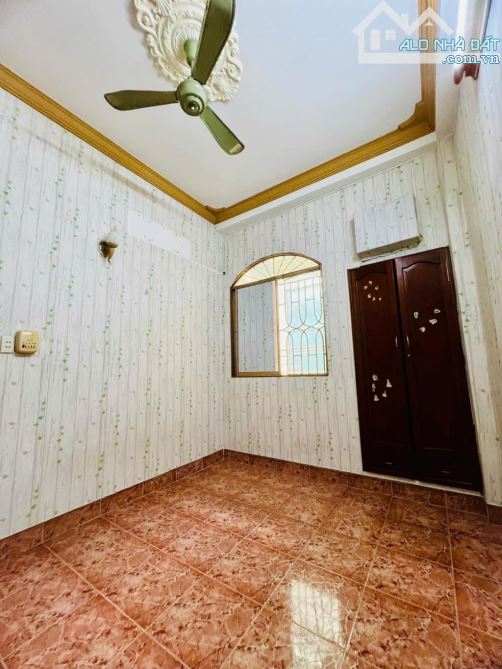 GẦN 100m2 - HẺM NHỰA NGUYỄN HỒNG ĐÀO – CHỦ GIẢM SỐC 3 TỶ – GIÁ CHỈ 9.5 TỶ - 4