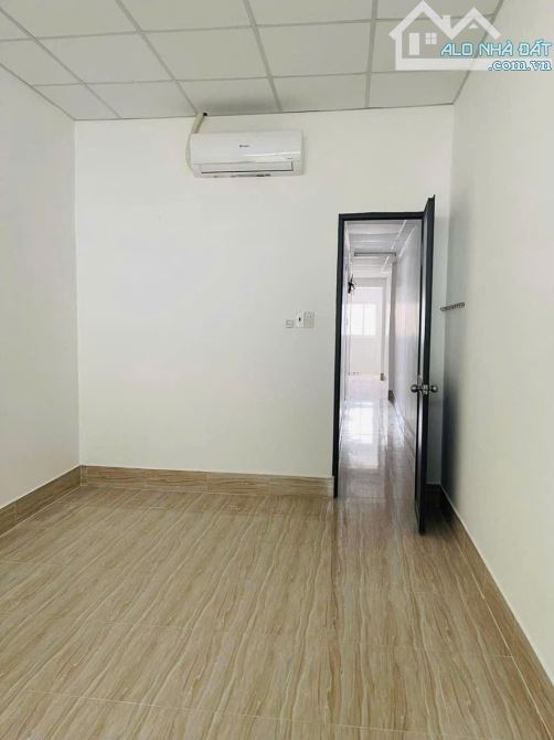 Nhà 5,5 triêụ 3 phòng ngủ gần chợ Trần Việt Châu - 4