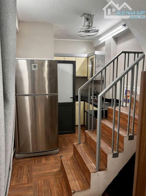 Cho thuê nhà Phố Tôn Đức Thắng, 4 tầng x 33m2, 4 ngủ, 3 vệ sinh, 12 Triệu - 4