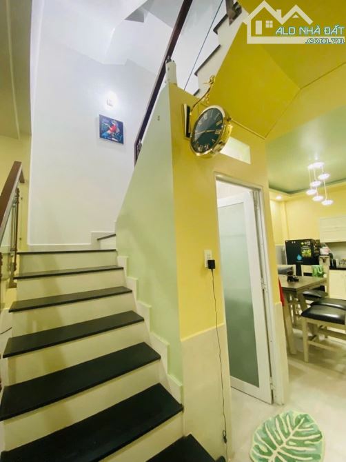 B.án gấp nhà mới ở liền, 52m2, 4 tầng BTCT, gần landmark 81, phường 21 Bình Thạnh, chỉ 9TỶ - 3