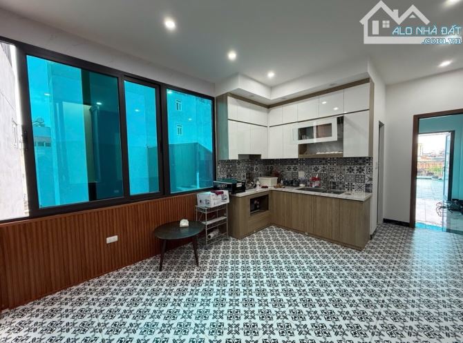 BÁN TÒA VĂN PHÒNG PHỐ PHAN ĐÌNH GIÓT - 70M2 - 7 TẦNG THANG MÁY - 4.3M MT - 26 TỶ - HIẾM - 4