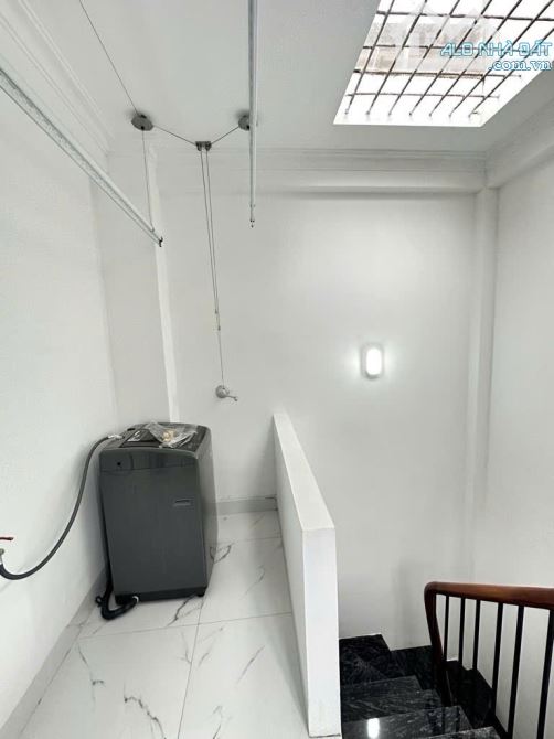 BÁN NHÀ PHỐ HOÀNG VĂN THÁI, GẦN CHỢ GẦN TRƯỜNG, THUẬN TIỆN ĐI LẠI LÊN PHỐ DT 30M. GIÁ 6.15 - 4