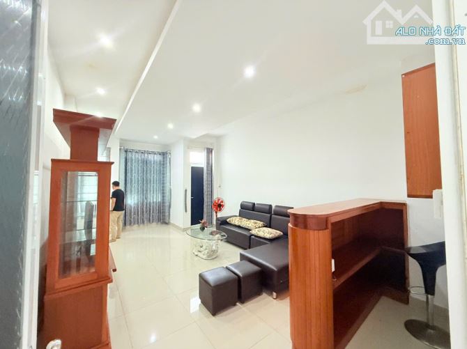 – Cho thuê nhà hẻm Dasu, đường Lương Văn Can, TP. Vũng Tàu 12tr - 4