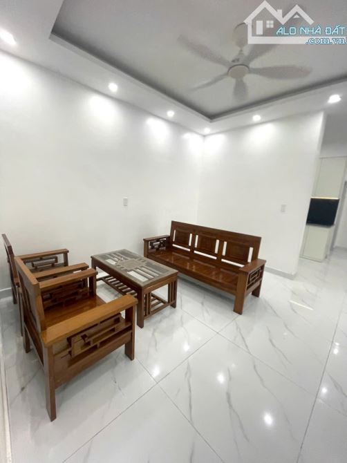 Siêu phẩm tuyến 2 cam lộ, Hùng Vương ô tô đỗ cửa- 64m2 sân cổng riêng - 2,86 tỷ - 4