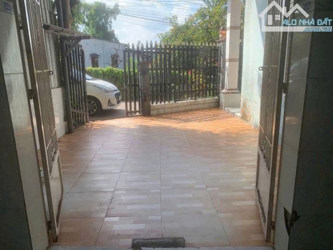 Bán gấp hạ 100 triệu nhà cấp 4 gần trường cấp 1,2 Định Hoà giá 2 tỷ 550 - 4