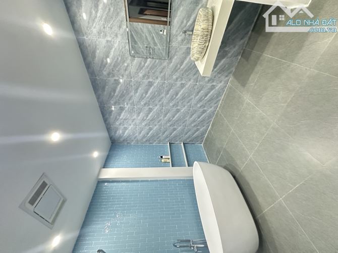 Ngay gần Hồng Tiến kéo dài - 50m2 - DÂN XÂY 4 PHÒNG NGỦ - THANG MÁY - Ô TÔ ĐỂ ĐẦU NGÕ - 4