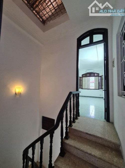 Cho thuê nhà nguyên căn ngõ 120 Trần Cung, phường Nghĩa Tân, Cầu Giấy. DT 36m x 4 tầng, - 4