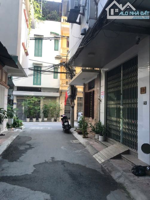 Cho thuê nguyên căn Ngõ 124 Nguyễn Xiển, Hạ Đình, Quận Thanh Xuân. DT 35m x 5 tầng, giá - 4