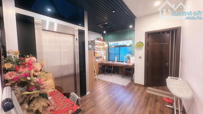 BÁN BIỆT THỰ CIPUTRA - 230M² x 4T THANG MÁY - MT 10M - FULL NỘI THẤT - GIÁ 87 TỶ - 4