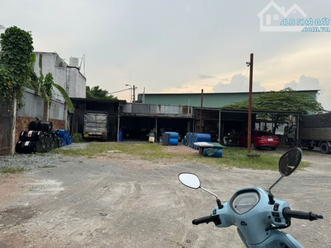 Bán đất lớn đường xe tải 1800m2 ngang 12m nở hậu chỉ có 12tr/m2 Xuân Thới Sơn Hóc Môn - 4