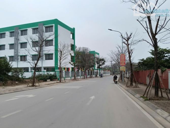 VIEW HỒ, Ỷ LAN ĐẶNG XÁ, Ô tô tránh, Xây thô 5 tầng, 202M – 9.1 tiền – chỉ 17.9 tỷ - 4