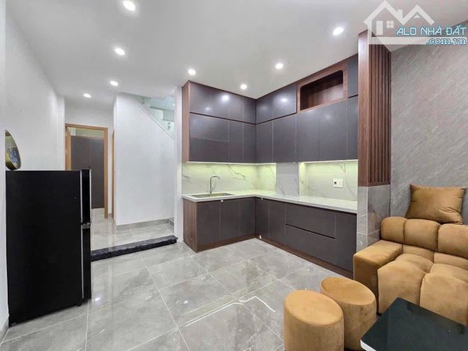 Nhà 2 tầng kiệt Nguyễn Văn Linh - Thanh Khê cách sân bay 5p đi xe - 5