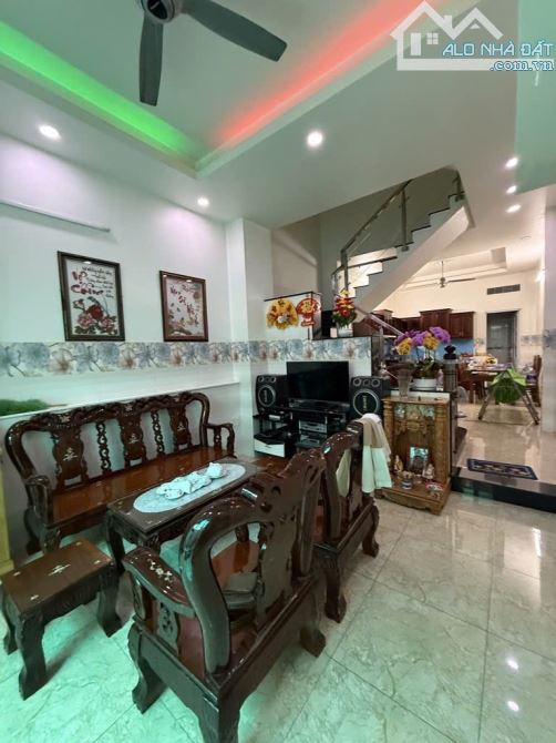 Bán nhà 58m2X4 Tầng HXH ngay Công viên Phần mềm Quang Trung 6.1 Tỷ - 3