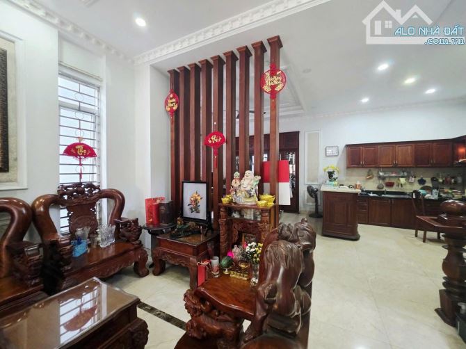 Nhà 5 tầng (4x18m) Đông tứ trạch. Mặt tiền Thạch Thị Thanh, khu sang trọng - 22,9 tỷ - 5