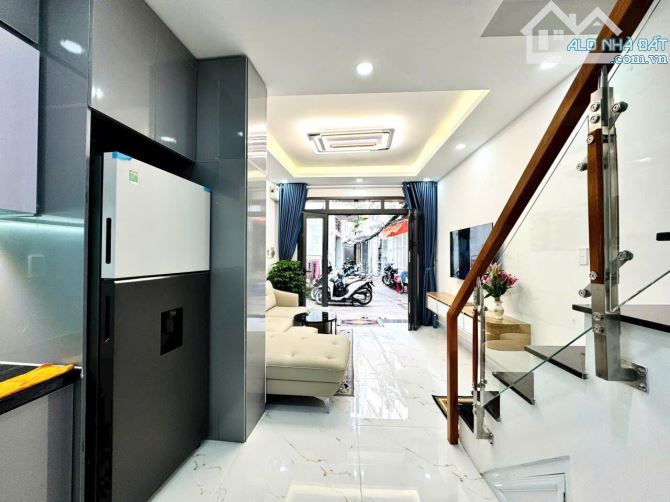 4 TỶ HƠN - HXH KINH DOANH Q1 - 25M2 - NỞ HẬU - 2 TẦNG  MỚI - CĂN GÓC THOÁNG - 5